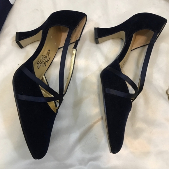 Vintage Velvet Heels - Picture 2 of 5